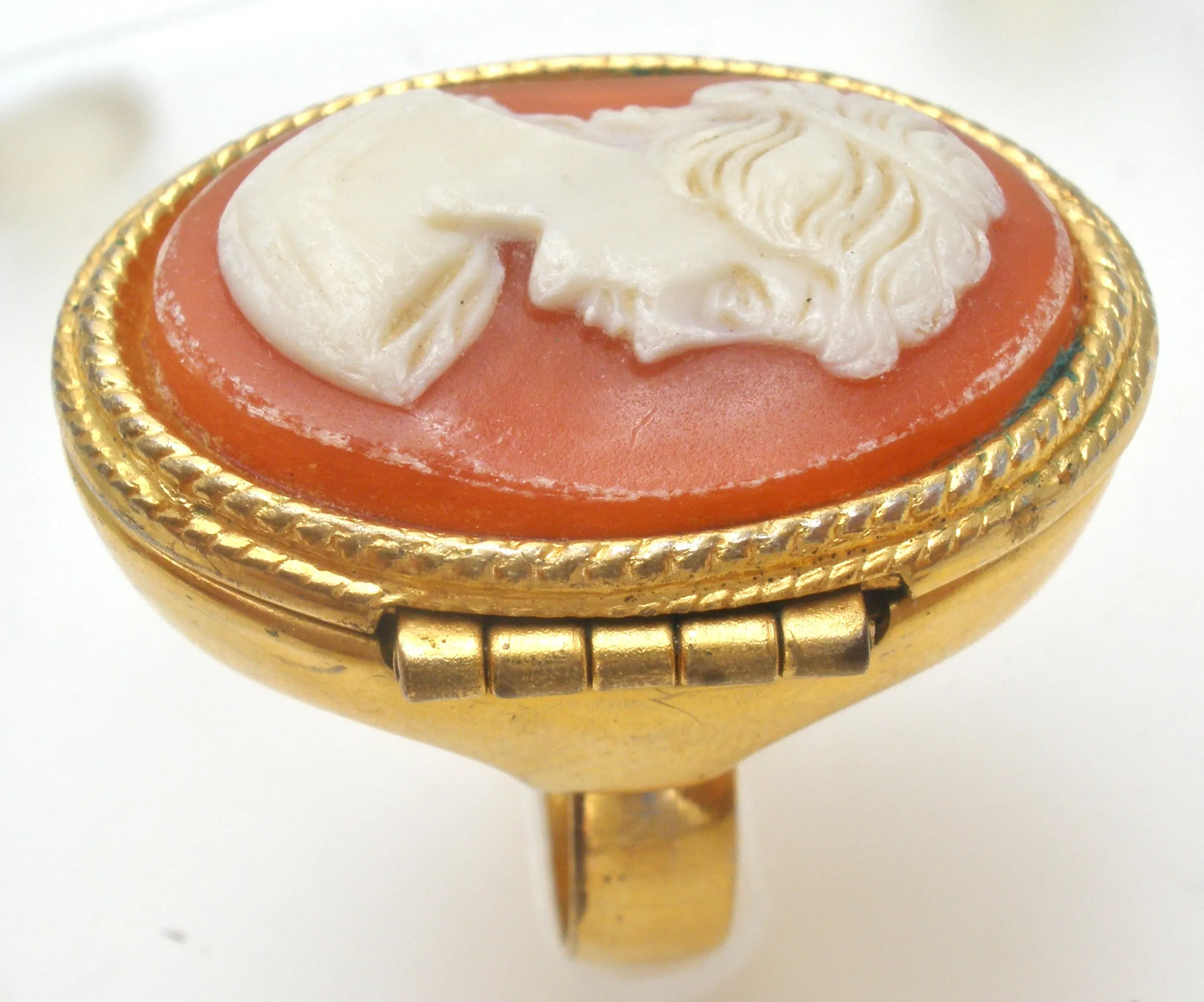 Avon Perfume Cameo Ring Vintage