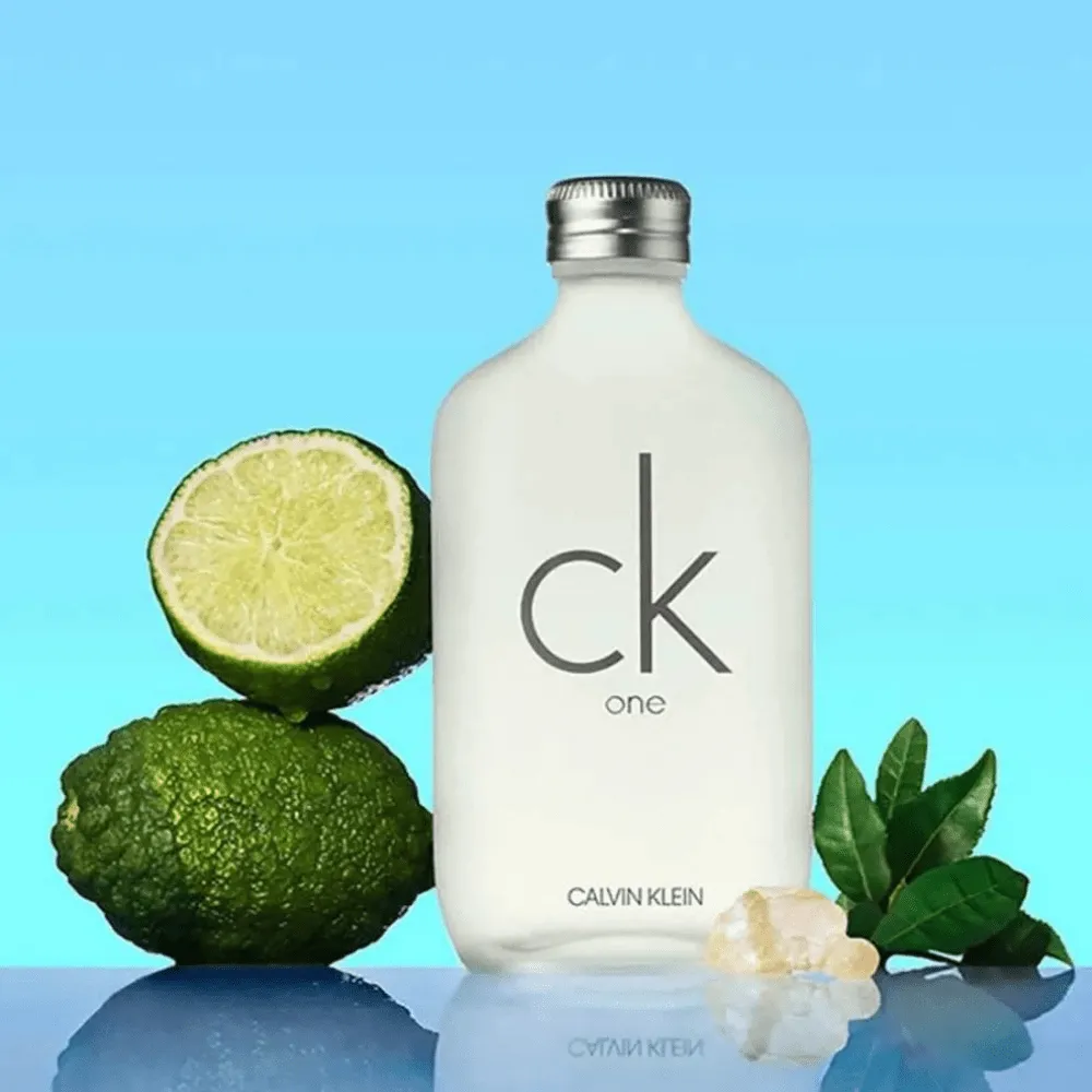 Calvin Klein CK One Eau de Toilette Unisex Perfume Gift Set Spray (100ml) with Deodorant